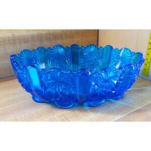 Fenton Colonial Blue Daisy & Button oval glass bowl scalloped rim footed 3 X 8